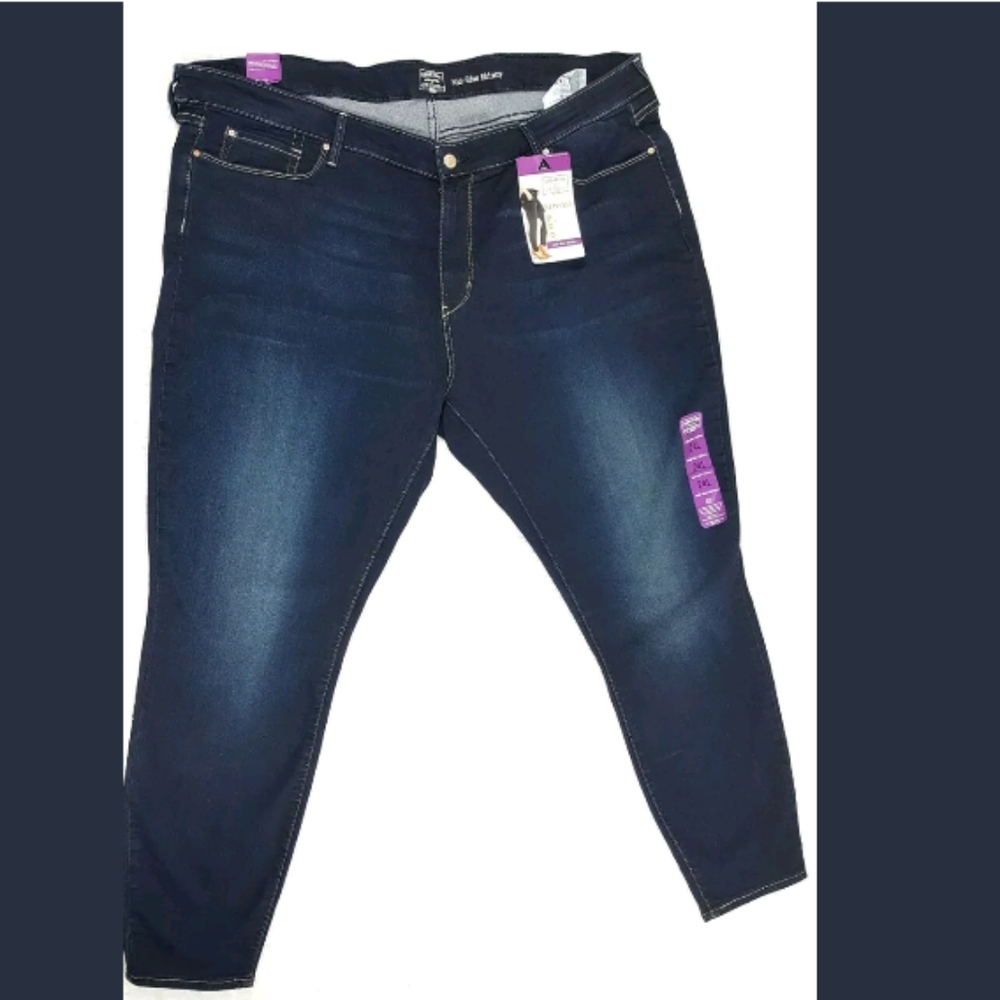 signature by levi strauss co. Womens Plus Skinny J
